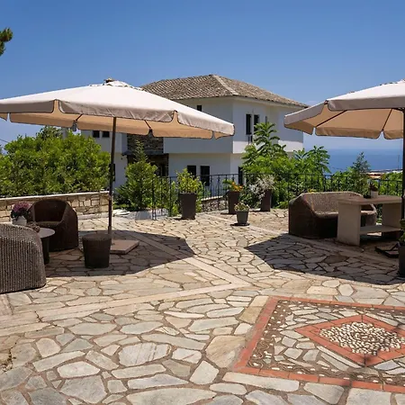 Paradeisos With Garden View Appartement