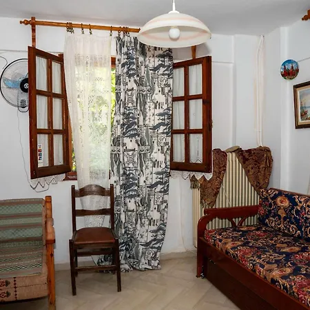 Appartement Paradeisos With Garden View